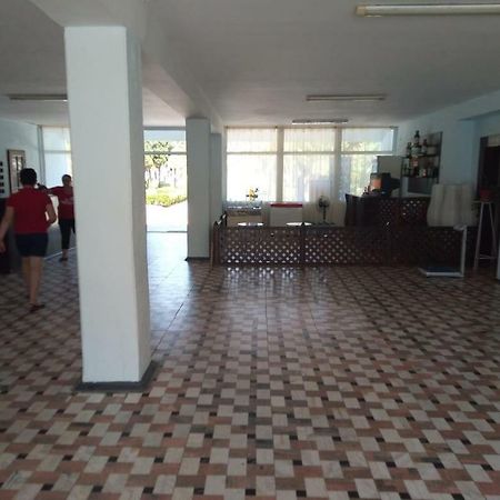 Hotel Сhernomorets 古达乌塔 外观 照片