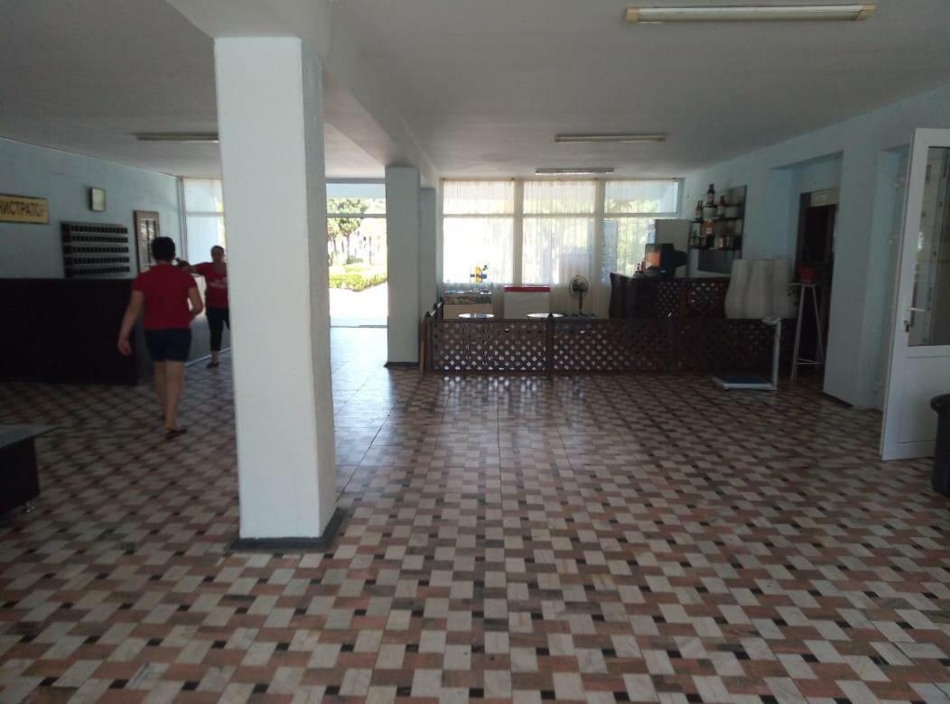 Hotel Сhernomorets 古达乌塔 外观 照片